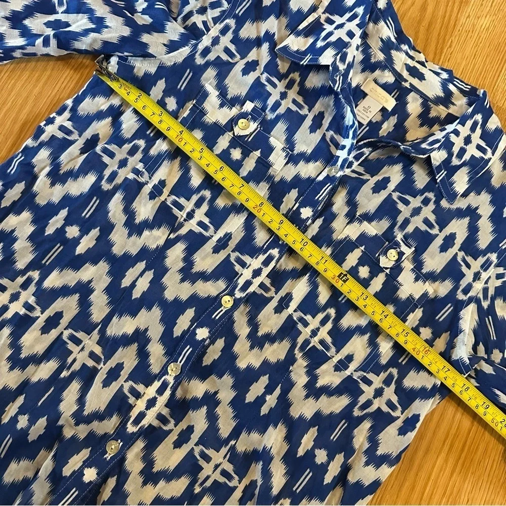 Chico’s size 0 blue white button down long  roll tab sleeves cotton tribal Aztec
